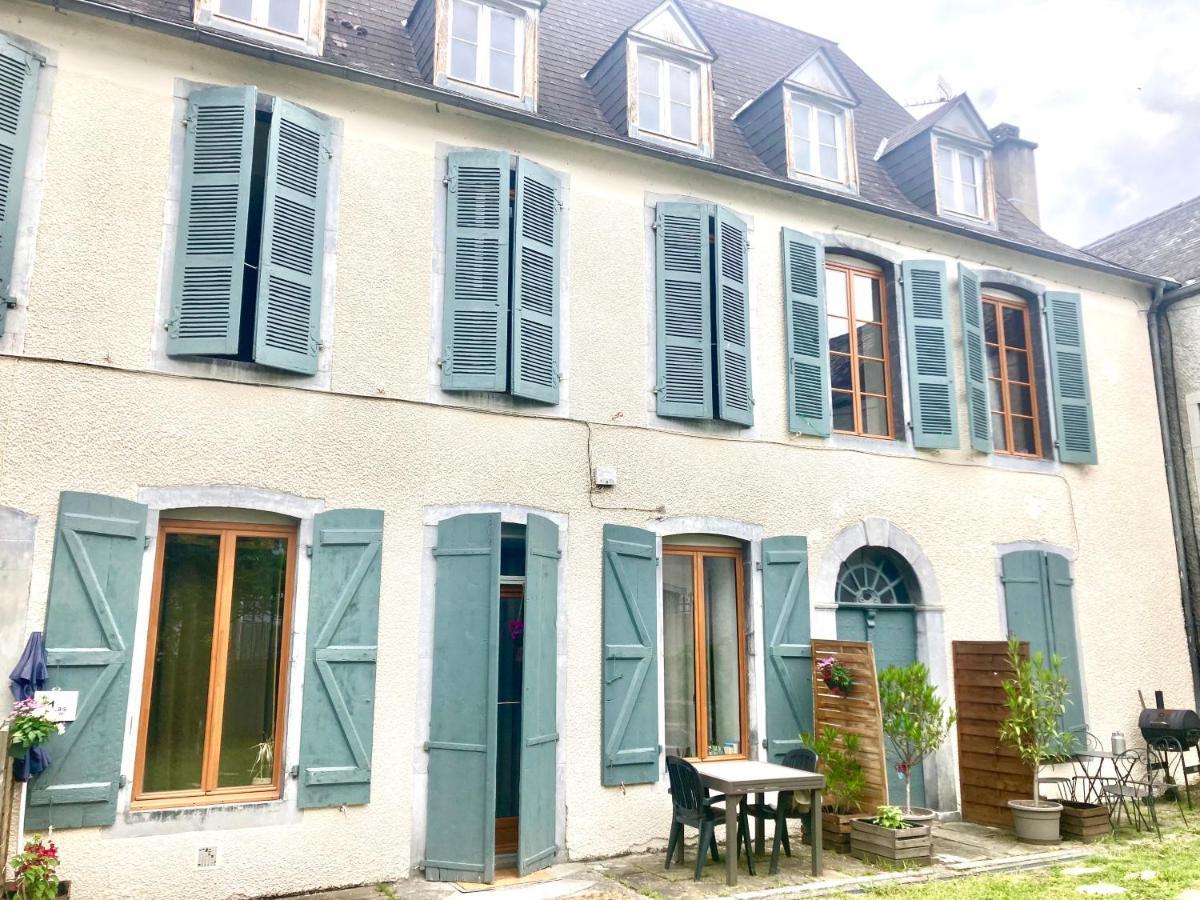 Une Maison De Famille Oloron-Sainte-Marie Ngoại thất bức ảnh