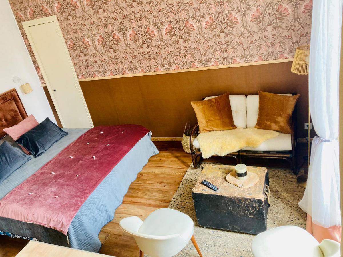 Une Maison De Famille Oloron-Sainte-Marie Ngoại thất bức ảnh